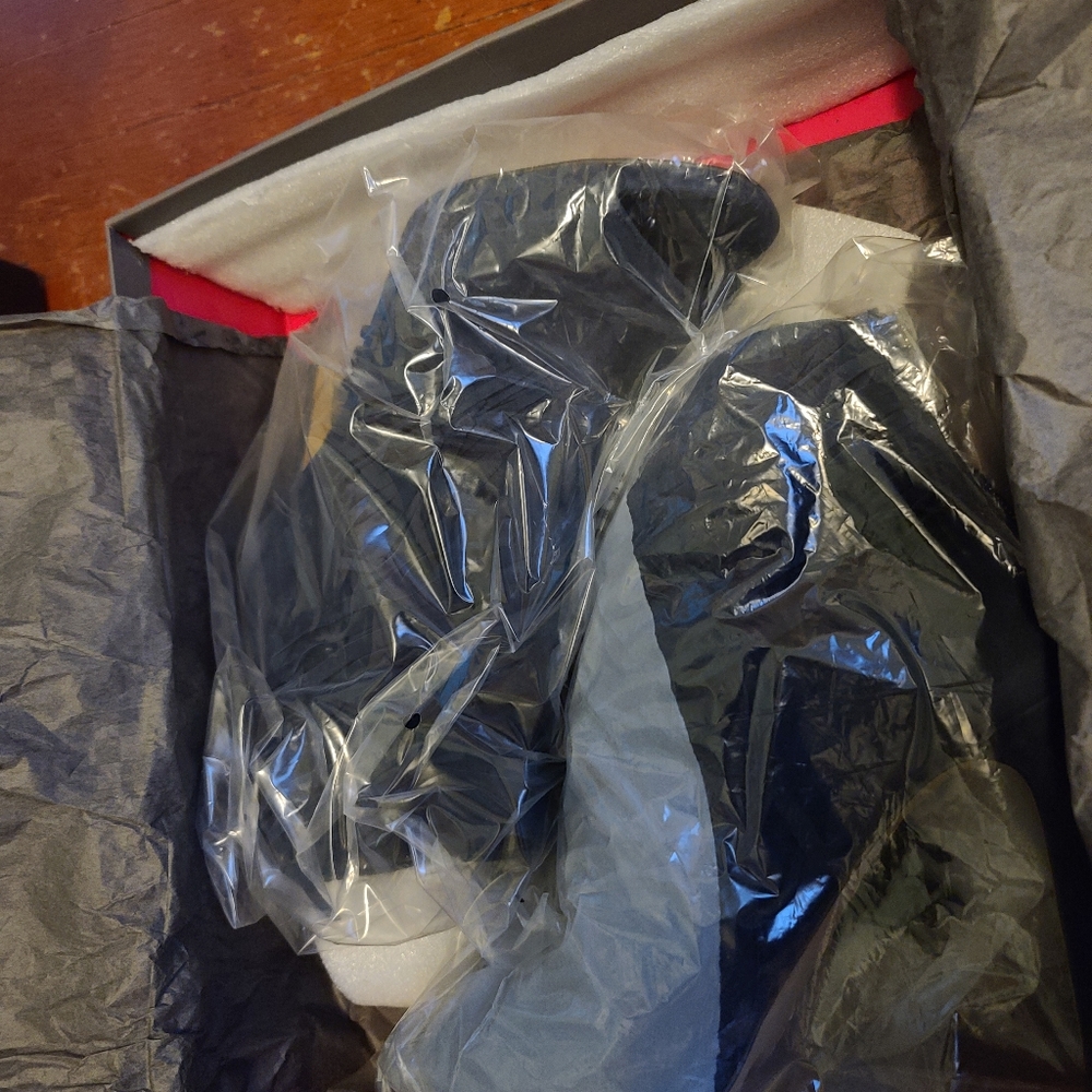 Vince CamutoDark Navy Suede Vc- Ferdinand